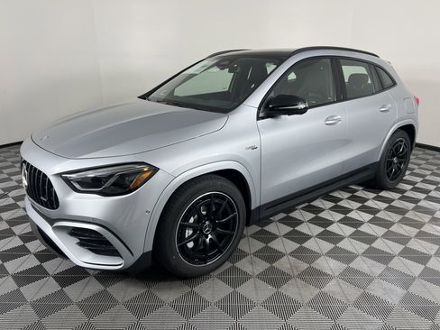 New 2026 Mercedes-Benz GLA 35 AMG 4MATIC image 8