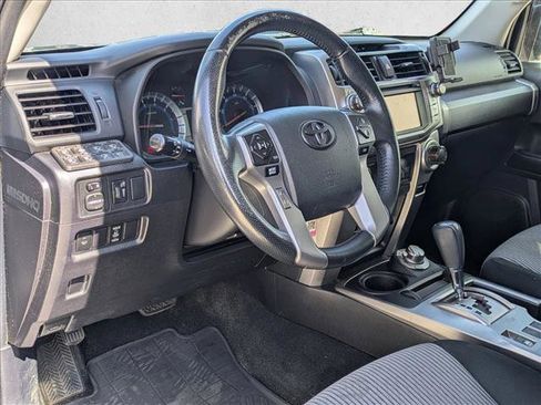 Used 2014 Toyota 4Runner SR5 AWD/4WD image 10