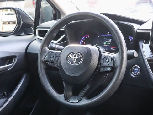 Used 2021 Toyota Corolla LE w/ Carpet Mat Package (TMS) image 17
