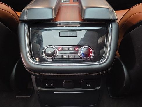 Used 2019 Lincoln Navigator Reserve image 27