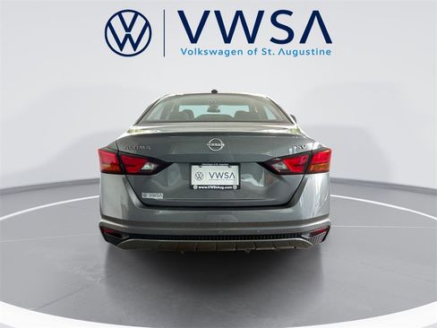 Used 2024 Nissan Altima 2.5 SV image 7