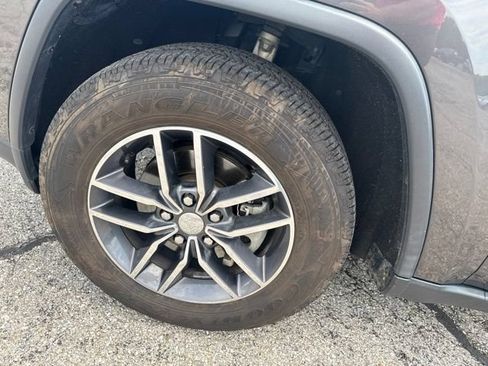 Used 2018 Jeep Grand Cherokee Limited AWD/4WD image 18