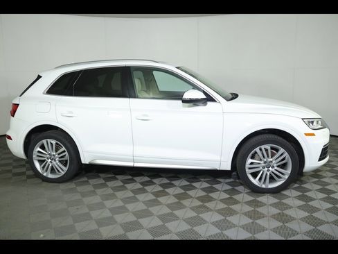 Used 2018 Audi Q5 2.0T Premium Plus w/ Premium Plus Package image 10