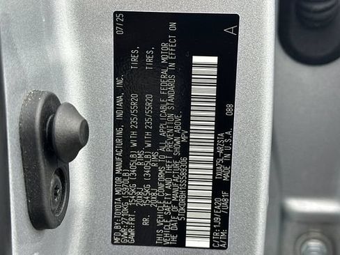 Used 2025 Toyota Highlander XSE AWD/4WD image 36