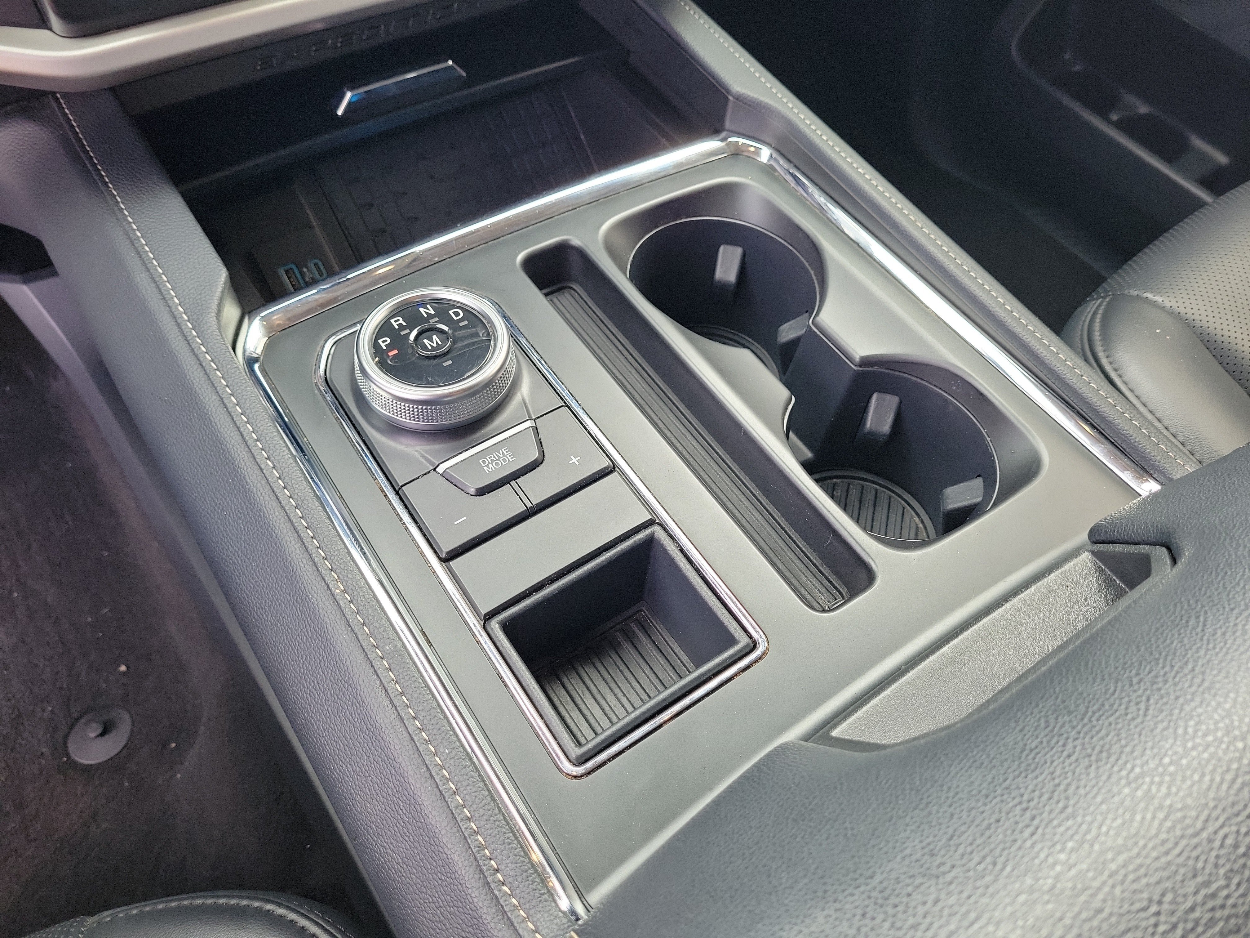 Used 2024 Ford Expedition XLT RWD image 25