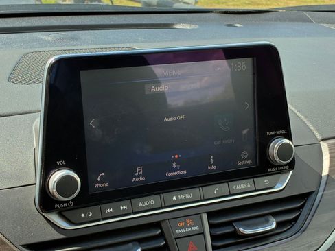 Used 2025 Nissan Altima 2.5 SV FWD image 20