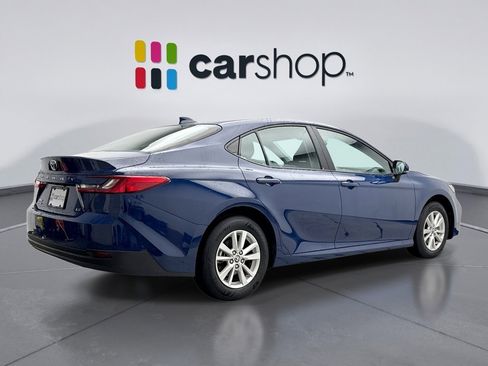 Used 2025 Toyota Camry LE image 5