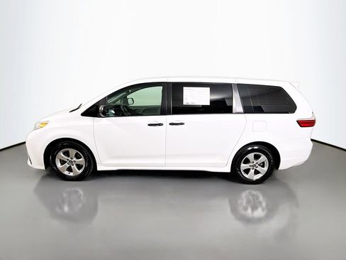 Used 2018 Toyota Sienna L FWD image 4