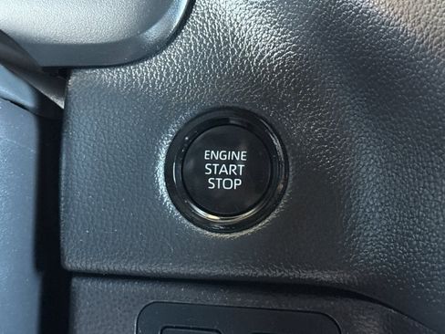 Used 2025 Toyota Tundra Limited AWD/4WD image 27