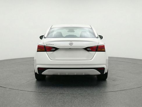Used 2025 Nissan Altima 2.5 SV image 7