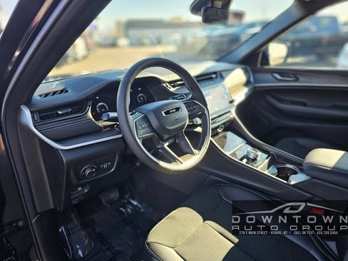 New 2026 Jeep Grand Cherokee Altitude AWD/4WD image 17