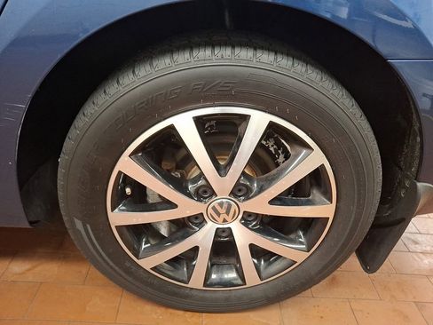 Used 2017 Volkswagen Jetta SE image 8