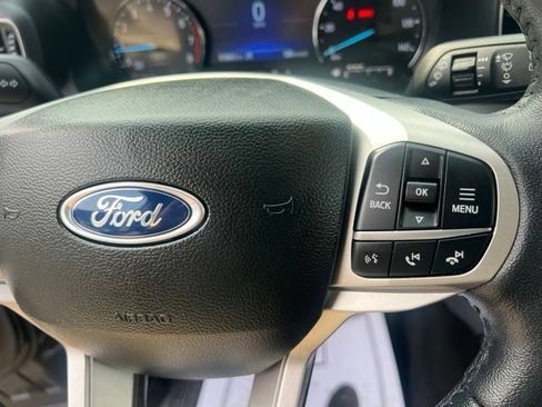 Used 2023 Ford Explorer XLT w/ Equipment Group 202A AWD/4WD image 28