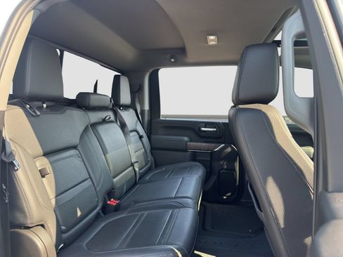 Used 2021 GMC Sierra 2500 Denali w/ Denali Ultimate Package AWD/4WD image 18
