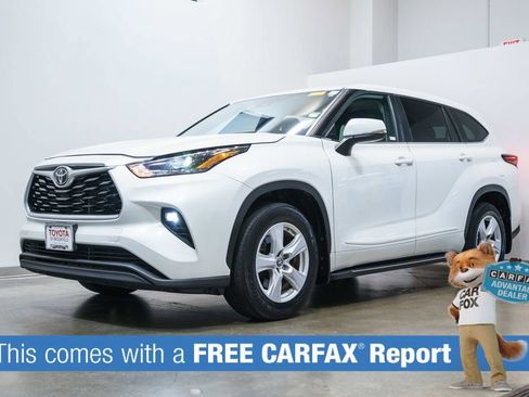 Used 2023 Toyota Highlander LE FWD image 2