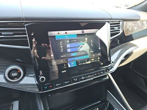 Used 2022 Jeep Wagoneer Series II w/ Premium Group I image 23