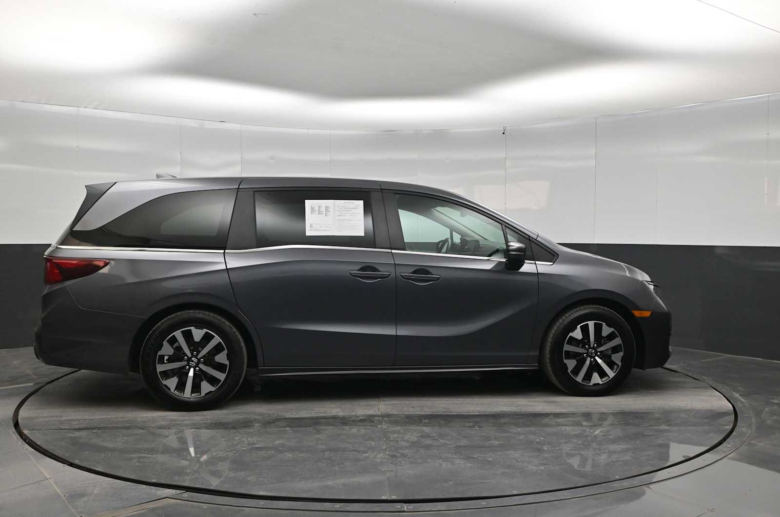 Used 2025 Honda Odyssey EX-L image 8