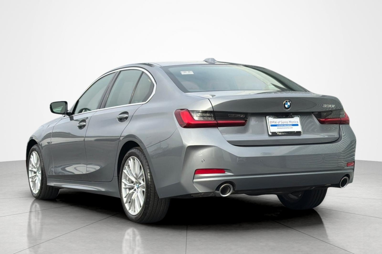 Used 2024 BMW 330i Sedan w/ Convenience Package RWD image 3