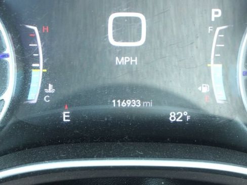 Used 2018 Chrysler Pacifica Touring-L Plus w/ Tire & Wheel Group FWD image 29