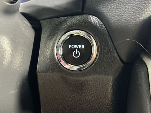 Used 2025 Toyota RAV4 XLE AWD/4WD image 42