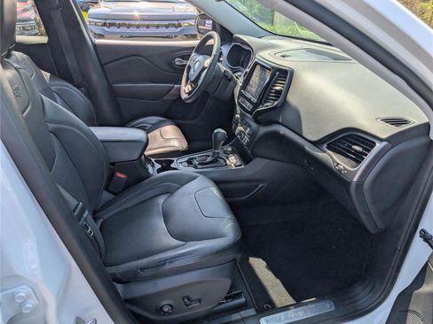 Used 2021 Jeep Cherokee Limited AWD/4WD image 6