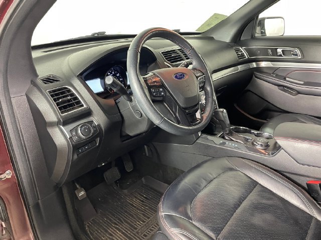 Used 2018 Ford Explorer Sport w/ Equipment Group 401A AWD/4WD image 3