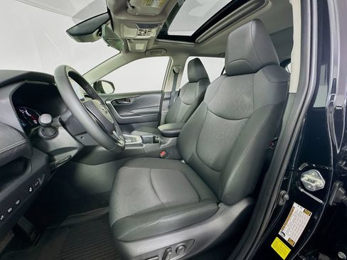 Certified 2025 Toyota RAV4 XLE w/ Convenience Package AWD/4WD image 21