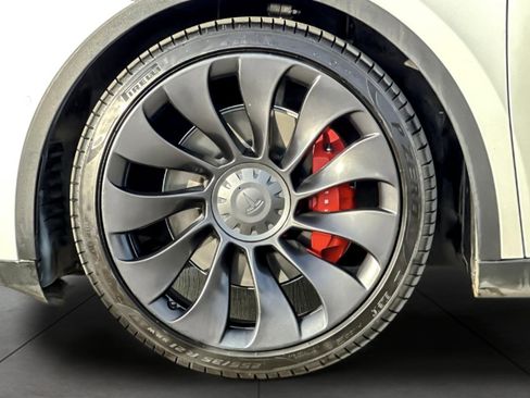 Used 2022 Tesla Model Y Performance image 25