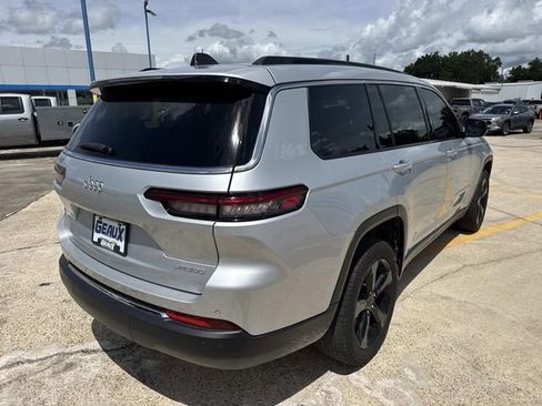 Used 2024 Jeep Grand Cherokee L Laredo RWD image 8