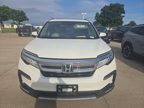 Used 2019 Honda Pilot Touring image 3