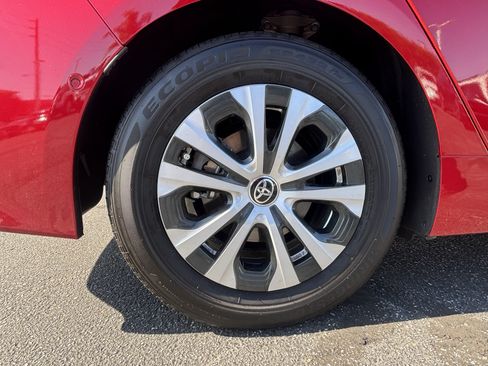 Used 2021 Toyota Prius Prime Limited FWD image 7