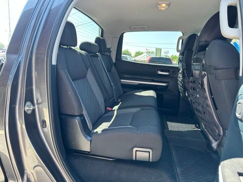 Used 2015 Toyota Tundra SR5 w/ SR5 Upgrade Package AWD/4WD image 30
