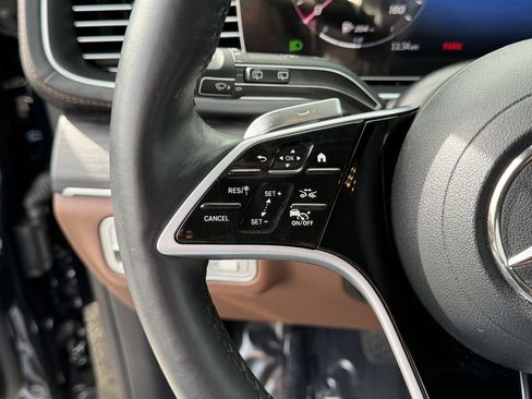 Used 2025 Mercedes-Benz GLS 450 4MATIC image 24
