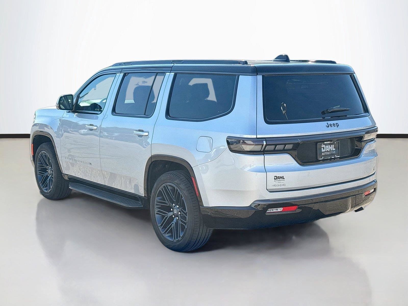 Used 2026 Jeep Grand Wagoneer 4WD image 10