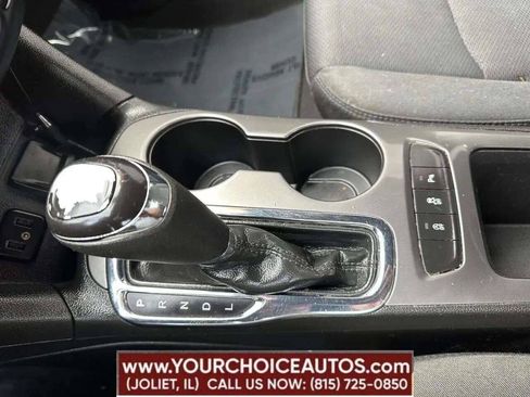 Used 2019 Chevrolet Cruze LT w/ Convenience Package FWD image 28