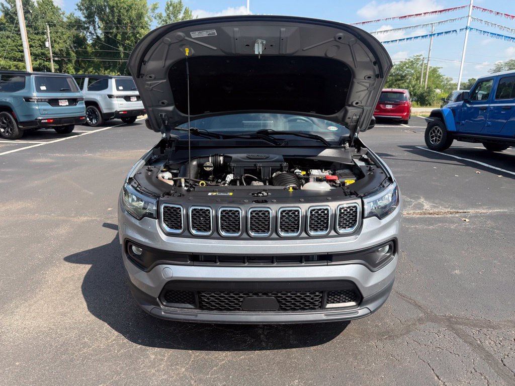 Certified 2024 Jeep Compass Latitude AWD/4WD image 51
