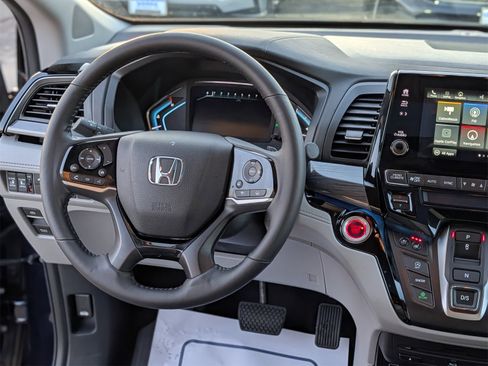 Used 2023 Honda Odyssey Elite image 19
