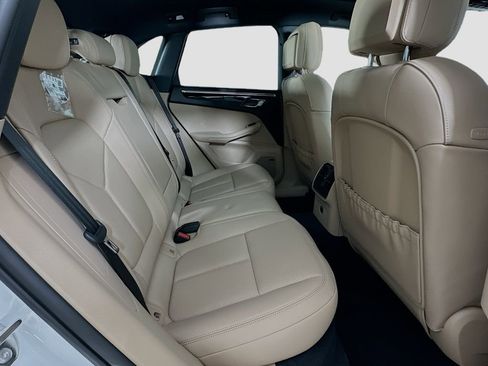 Certified 2026 Porsche Macan AWD/4WD image 29