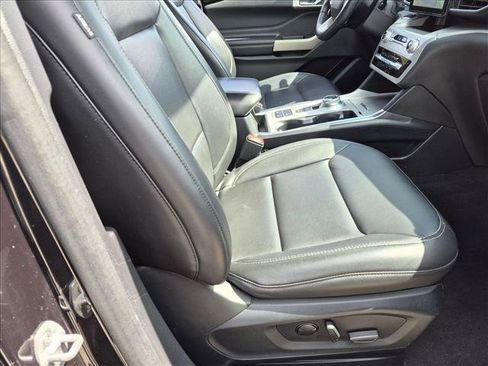 Used 2022 Ford Explorer XLT w/ Equipment Group 202A RWD image 20