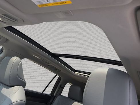 Used 2023 Toyota Highlander Platinum FWD image 32