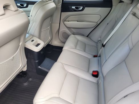 Certified 2024 Volvo XC60 T8 Ultimate w/ Climate Package AWD/4WD image 24