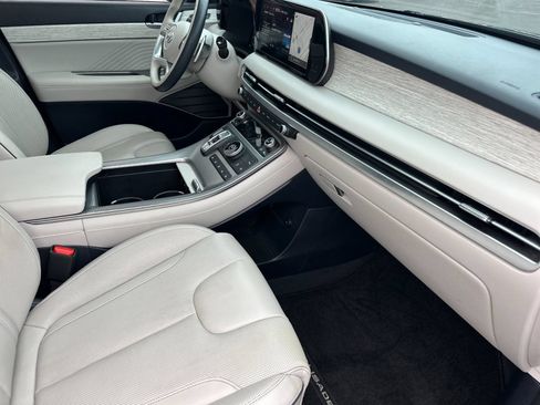 Used 2023 Hyundai Palisade Calligraphy w/ Winter Package FWD image 18