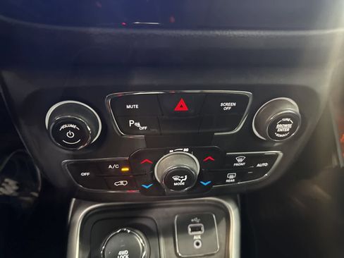 Used 2019 Jeep Compass Sport w/ Tech Group image 24