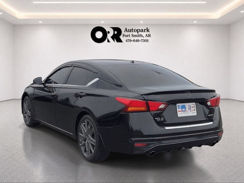 Used 2023 Nissan Altima 2.0 SR FWD image 4