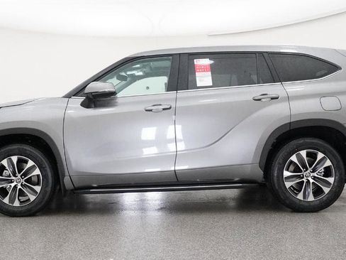 New 2026 Toyota Highlander XLE image 28