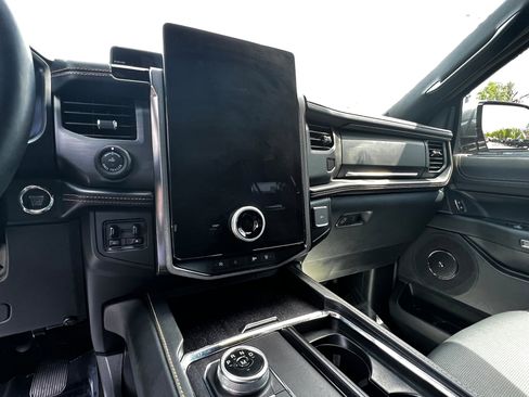 Used 2023 Ford Expedition Max Platinum image 19