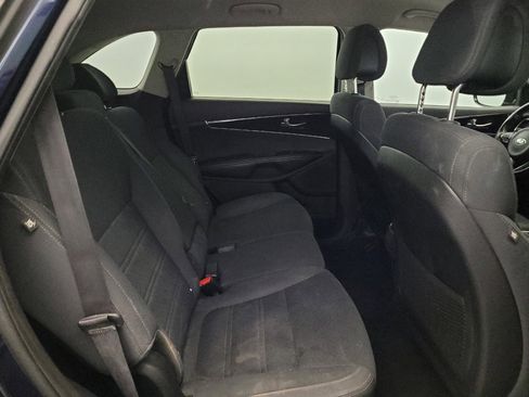 Used 2016 Kia Sorento AWD w/ LX Convenience Package image 19
