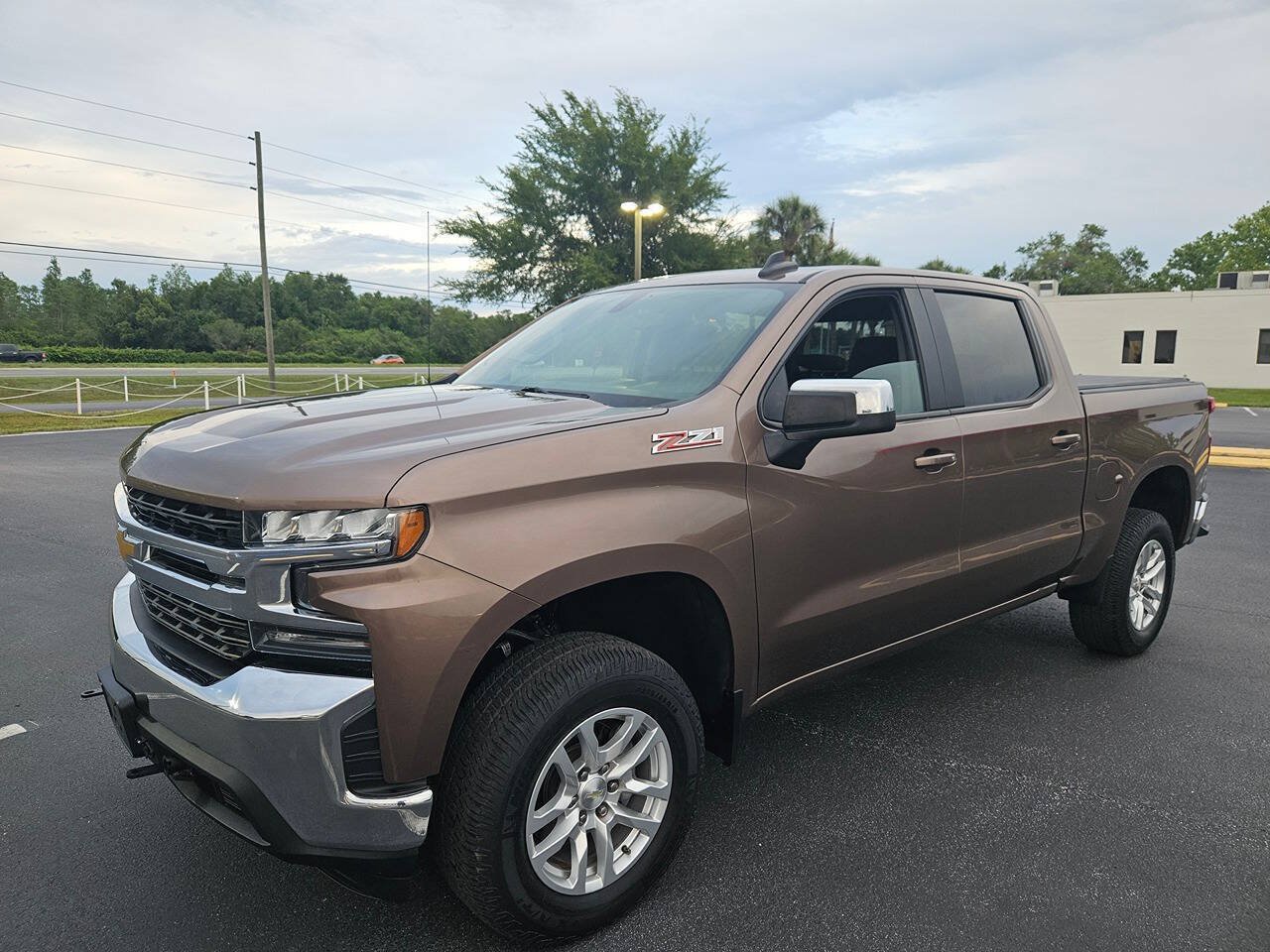Used 2019 Chevrolet Silverado 1500 LT w/ All-Star Edition AWD/4WD image 4