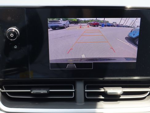 Used 2026 Chevrolet Trax RS FWD image 14