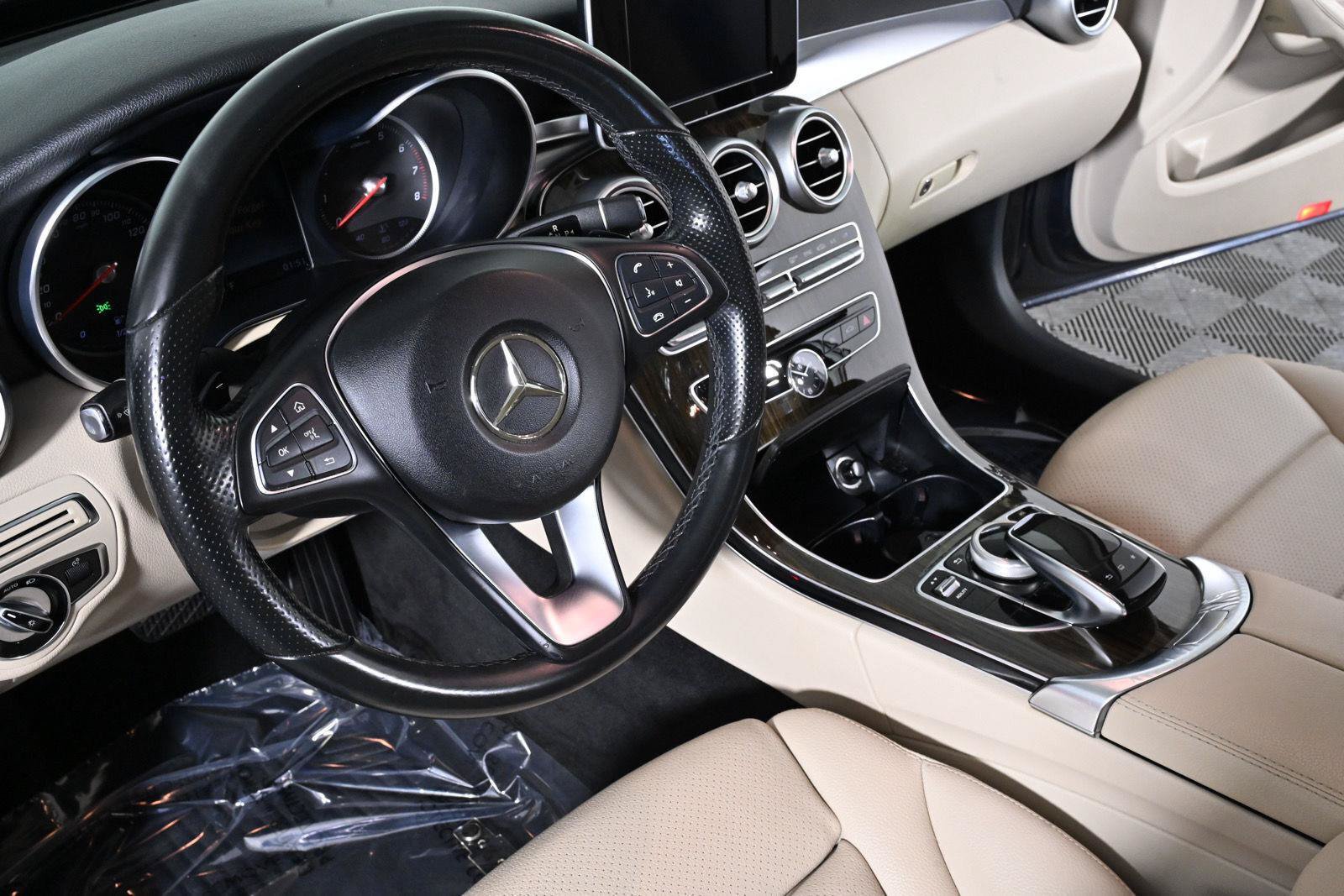 Used 2015 Mercedes-Benz C 300 4MATIC Sedan image 12